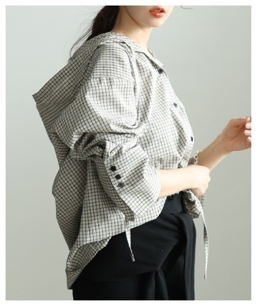Sawa a la mode(サワアラモード)の「チェック柄フーディーオーバーシャツ(シャツ/ブラウス・レディース・アイボリー/ブラック・FREE)」の3枚目の写真