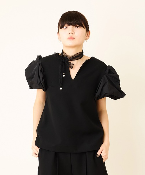 Ranerrh(ラネリ)の「<再入荷>バルーンスリーブブラウス【結婚式・二次会・パーティー】【入卒園・入卒式】【オケージョン・セレモニー】【デイリー/オフィスにも使える】(シャツ/ブラウス・レディース・ブラック・38)」の2枚目の写真