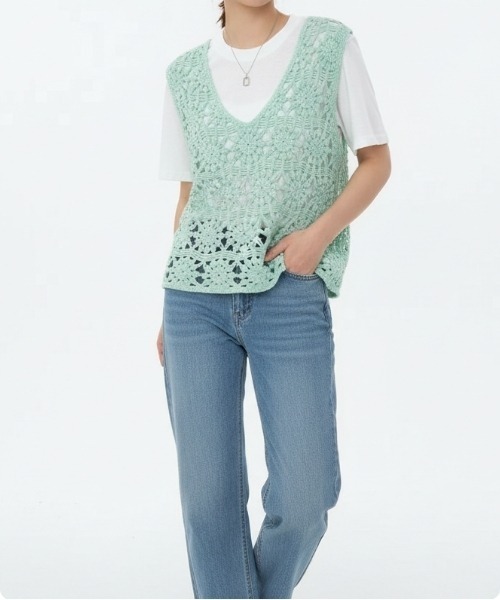 I.O.E（アイオイ）の「[韓国トレンド] クロシェレースベストトップス（ベスト・レディース・ホワイト/ミント/アイボリー/ピンク・FREE）」の8枚目の写真