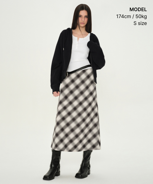MUSINSA STANDARD WOMAN（ムシンサスタンダードウーマン）の「ウィメンズオーバーサイズフードパーカージップアップ[ブラック]（パーカー・レディース・その他・X-SMALL/SMALL/MEDIUM/LARGE）」の8枚目の写真