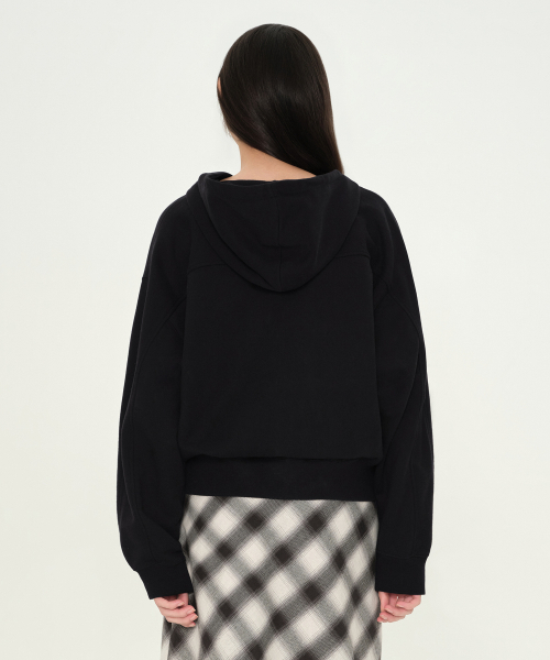 MUSINSA STANDARD WOMAN（ムシンサスタンダードウーマン）の「ウィメンズオーバーサイズフードパーカージップアップ[ブラック]（パーカー・レディース・その他・X-SMALL/SMALL/MEDIUM/LARGE）」の6枚目の写真