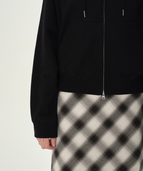 MUSINSA STANDARD WOMAN（ムシンサスタンダードウーマン）の「ウィメンズオーバーサイズフードパーカージップアップ[ブラック]（パーカー・レディース・その他・X-SMALL/SMALL/MEDIUM/LARGE）」の3枚目の写真