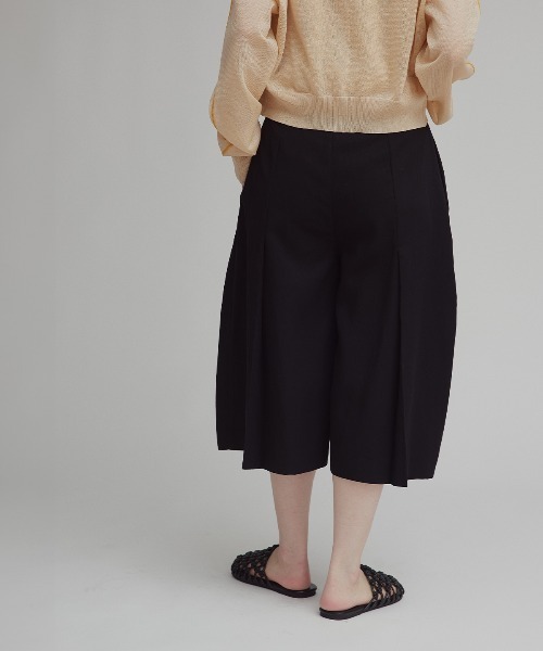 W:Huku(フーク)の「【W:Huku / ドライタッチツイル】スラックス バミューダ パンツ / 短パン ハーフパンツ クロップド / Dry-Touch Twill Bermuda Shorts(スラックス・レディース・ブラック/ベージュ・M/L)」の18枚目の写真