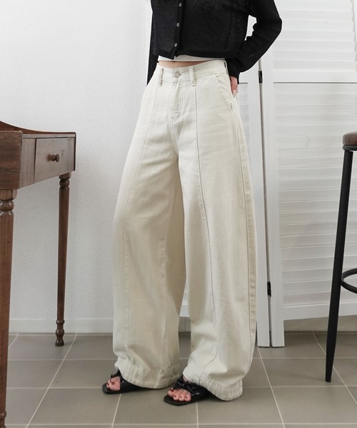 unnu(ユヌ)の「バレルレッグセンターシームデニムパンツ(デニムパンツ・レディース・ピンク/ブルー/アイボリー・S)」の12枚目の写真