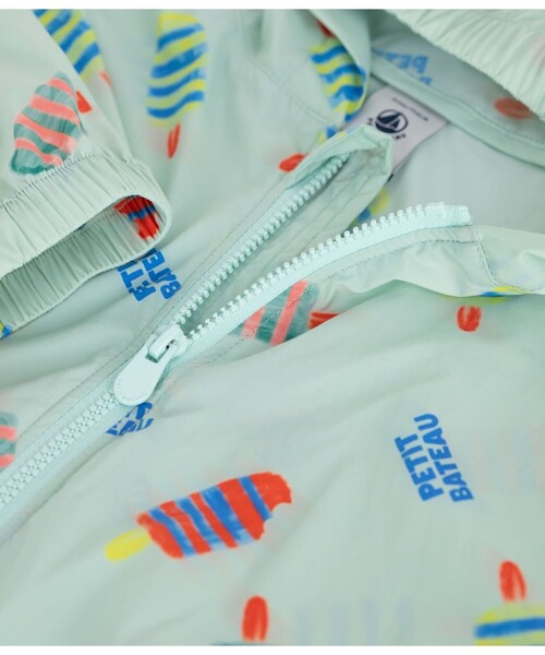 PETIT BATEAU（プチバトー）の「プリントサンブレーカー（マウンテンパーカー・キッズ・ホワイト系その他・3YEAR/4YEAR/5YEAR）」の4枚目の写真