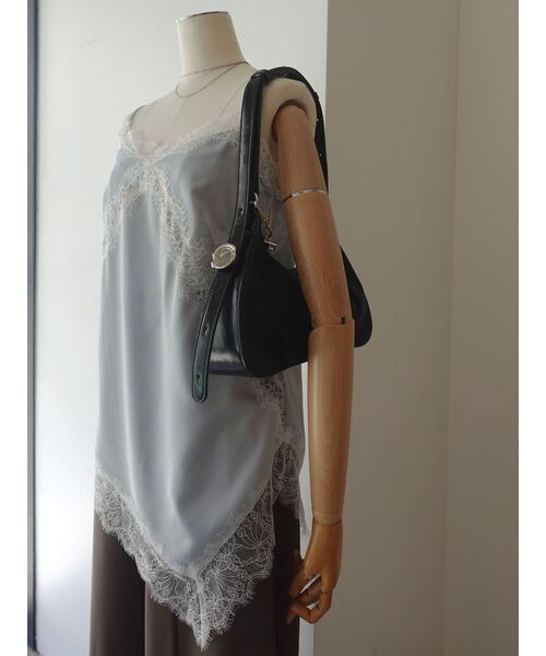 LAGUNAMOON(ラグナムーン)の「アシンメトリーレースサテンキャミソール 【レイヤードトップス】 【夏服】(キャミソール・レディース・ブラウン/ライトブルー/アイボリー・FREE)」の12枚目の写真