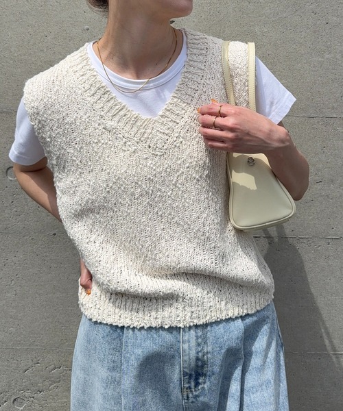 meilmada(メイルマダ)の「Vネックスラブニットベスト(ベスト・レディース・ライトベージュ/ピンク・FREE)」の9枚目の写真