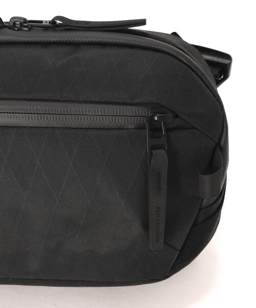 Aer(エアー)の「Aer(エアー)Day Sling 4 X-Pac AER-29072(ボディバッグ/ウエストポーチ・メンズ・ブラック・F)」の6枚目の写真
