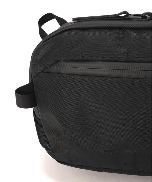 Aer(エアー)の「Aer(エアー)Day Sling 4 X-Pac AER-29072(ボディバッグ/ウエストポーチ・メンズ・ブラック・F)」の7枚目の写真