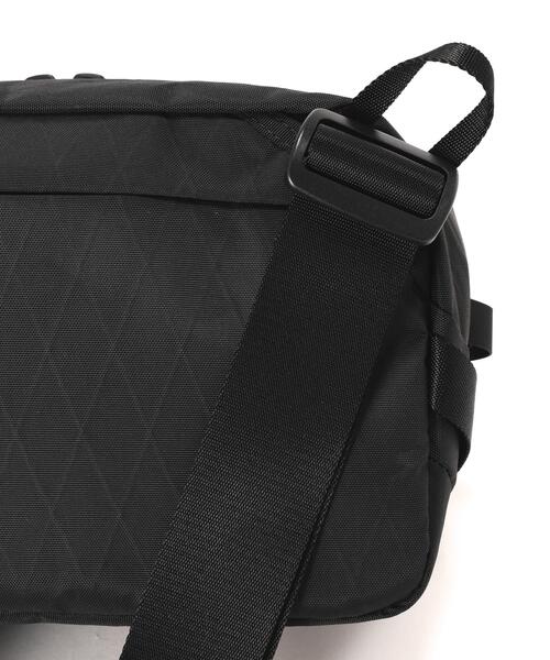 Aer(エアー)の「Aer(エアー)Day Sling 4 X-Pac AER-29072(ボディバッグ/ウエストポーチ・メンズ・ブラック・F)」の8枚目の写真