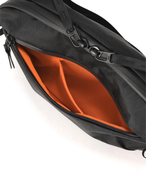 Aer(エアー)の「Aer(エアー)Day Sling 4 X-Pac AER-29072(ボディバッグ/ウエストポーチ・メンズ・ブラック・F)」の12枚目の写真