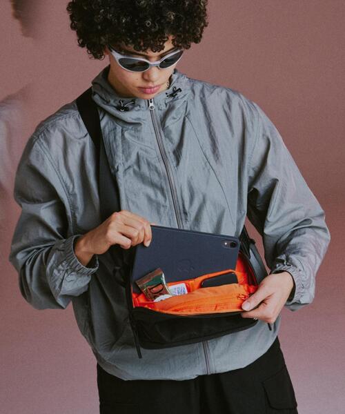 Aer(エアー)の「Aer(エアー)Day Sling 4 X-Pac AER-29072(ボディバッグ/ウエストポーチ・メンズ・ブラック・F)」の18枚目の写真