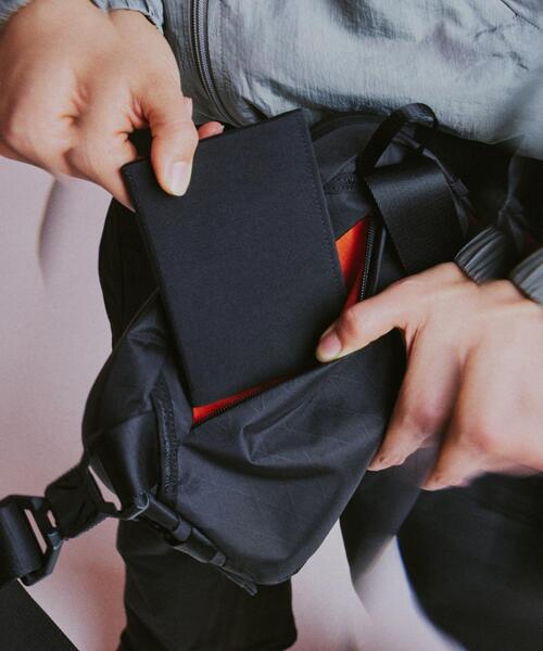 Aer(エアー)の「Aer(エアー)Day Sling 4 X-Pac AER-29072(ボディバッグ/ウエストポーチ・メンズ・ブラック・F)」の19枚目の写真