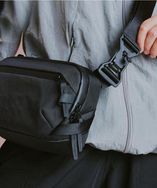 Aer(エアー)の「Aer(エアー)Day Sling 4 X-Pac AER-29072(ボディバッグ/ウエストポーチ・メンズ・ブラック・F)」の20枚目の写真