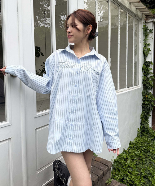 SPIRALGIRL（スパイラルガール）の「ラメストライプオーバーシャツ（シャツ/ブラウス・レディース・オフホワイト/ピンク/ブルー・FREE）」の2枚目の写真