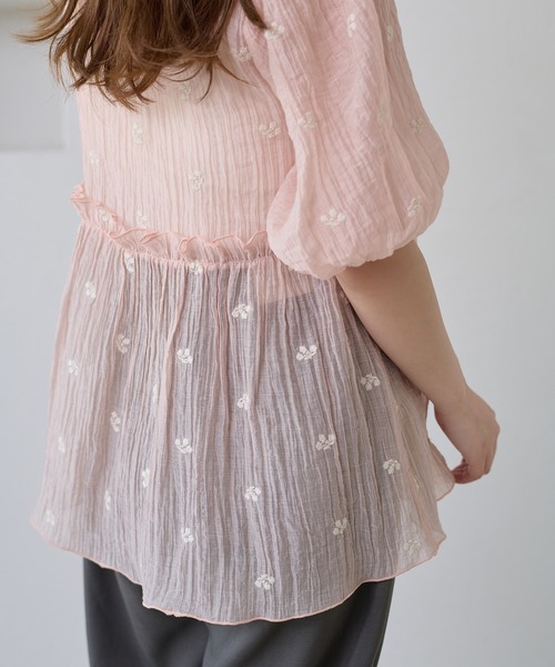 apres jour clair(アプレジュールクレア)の「【apres jour clair】花柄刺繍ペプラムトップス(シャツ/ブラウス・レディース・アイボリー/ピンク/ブラック/オフホワイト・フリー/X-LARGE)」の15枚目の写真
