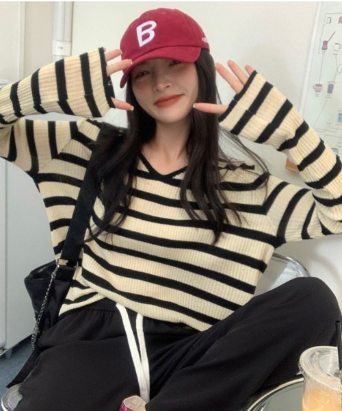 Lips(リップス)の「韓国ストリート感たっぷり♪着回し抜群のボーダーロングスリーブTシャツ(ニット/セーター・レディース・ブラック/ブルー/グリーン・FREE)」の4枚目の写真
