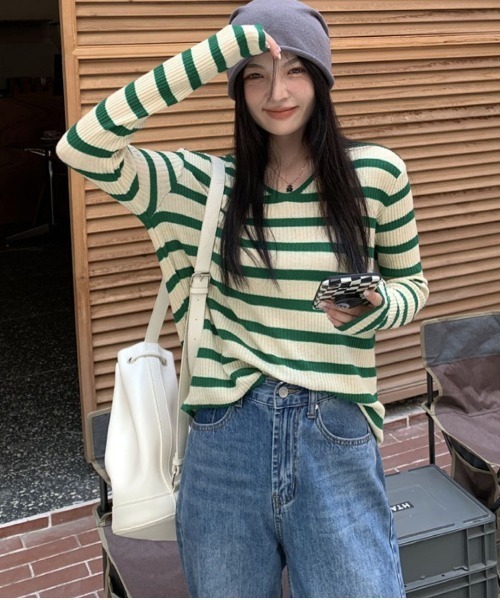 Lips(リップス)の「韓国ストリート感たっぷり♪着回し抜群のボーダーロングスリーブTシャツ(ニット/セーター・レディース・ブラック/ブルー/グリーン・FREE)」の13枚目の写真