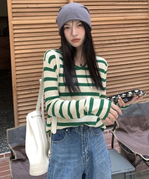 Lips(リップス)の「韓国ストリート感たっぷり♪着回し抜群のボーダーロングスリーブTシャツ(ニット/セーター・レディース・ブラック/ブルー/グリーン・FREE)」の14枚目の写真