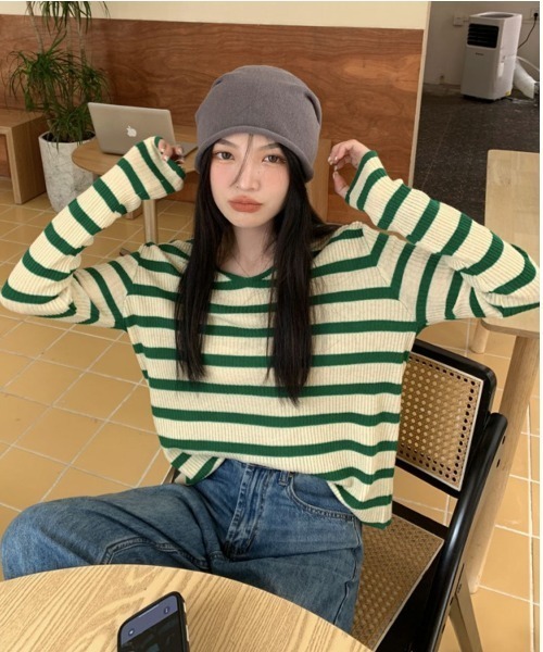 Lips(リップス)の「韓国ストリート感たっぷり♪着回し抜群のボーダーロングスリーブTシャツ(ニット/セーター・レディース・ブラック/ブルー/グリーン・FREE)」の19枚目の写真