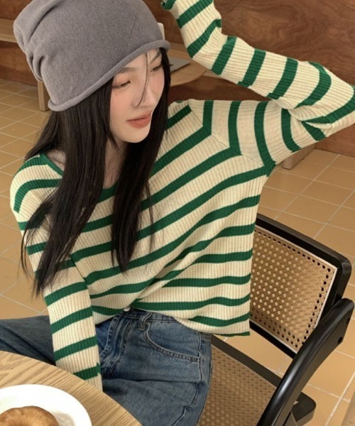 Lips(リップス)の「韓国ストリート感たっぷり♪着回し抜群のボーダーロングスリーブTシャツ(ニット/セーター・レディース・ブラック/ブルー/グリーン・FREE)」の20枚目の写真