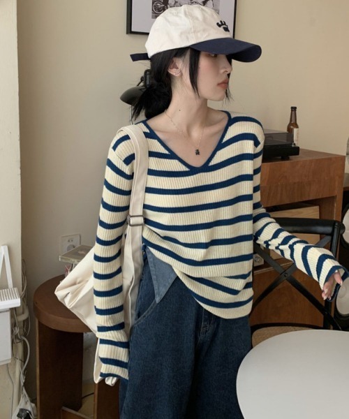 Lips(リップス)の「韓国ストリート感たっぷり♪着回し抜群のボーダーロングスリーブTシャツ(ニット/セーター・レディース・ブラック/ブルー/グリーン・FREE)」の22枚目の写真