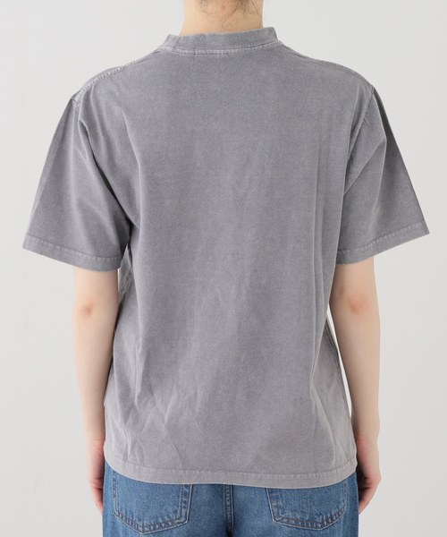 OMO（オモ）の「OMO / オモ Holiday 2026 Merch T-Shirt（Tシャツ/カットソー・レディース・チャコールグレー・SMALL）」の10枚目の写真