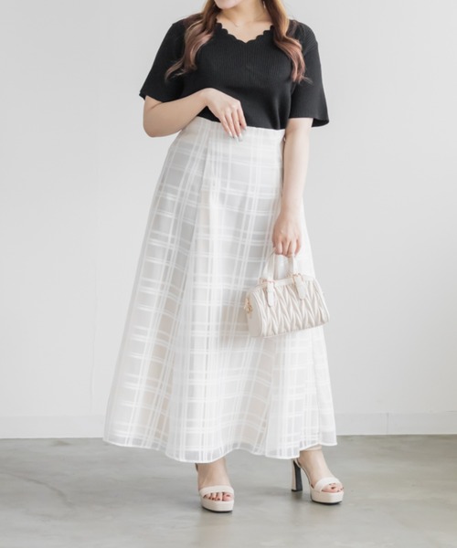 CLETTE(クレット)の「CLETTEオリジナルスカラップVネックリブニット(ニット/セーター・レディース・ミント/オフホワイト/ブラック・3L/LL/4L)」の8枚目の写真