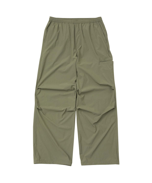 WMC(ダブリューエムシー)の「ナイロンカーゴパラシュートパンツ_KHAKI(スウェットパンツ・メンズ・カーキ・34/30(M)/32(L))」の2枚目の写真