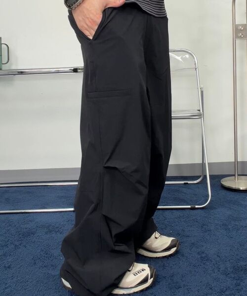 WMC(ダブリューエムシー)の「ナイロンカーゴパラシュートパンツ_KHAKI(スウェットパンツ・メンズ・カーキ・34/30(M)/32(L))」の10枚目の写真