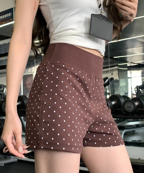 Ritzy(リッツィー)の「ドットショートフィットパンツ(その他パンツ・レディース・ブラウン/グレー/ネイビー・S/M/L/XL)」の3枚目の写真