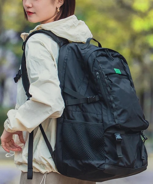 KiU(キウ)の「【KiU】大容量LCバックパック(37L)(バックパック/リュック・メンズ・ブラック/ブラウン/イエロー・FREE)」の15枚目の写真