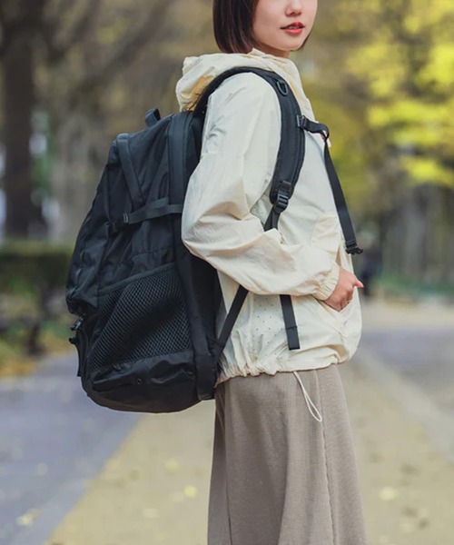 KiU(キウ)の「【KiU】大容量LCバックパック(37L)(バックパック/リュック・メンズ・ブラック/ブラウン/イエロー・FREE)」の17枚目の写真
