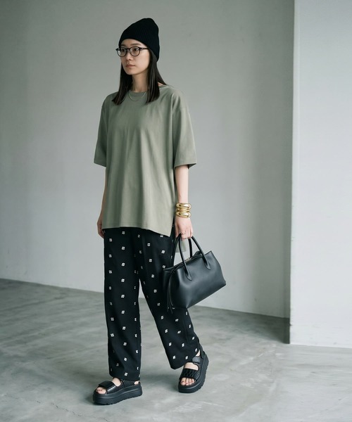 STYLE DELI（スタイルデリ）の「【BLK001】ゆったりシルエット五分袖ドルマンTシャツ（Tシャツ/カットソー・レディース・グリーン/ブラック/ホワイト・FREE）」の10枚目の写真