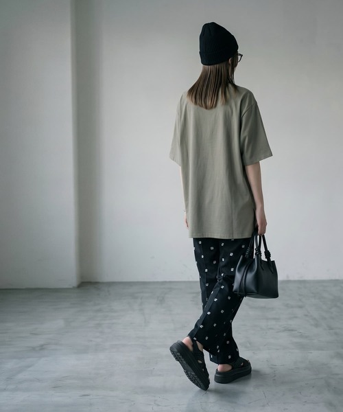 STYLE DELI（スタイルデリ）の「【BLK001】ゆったりシルエット五分袖ドルマンTシャツ（Tシャツ/カットソー・レディース・グリーン/ブラック/ホワイト・FREE）」の11枚目の写真