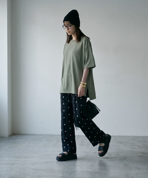 STYLE DELI（スタイルデリ）の「【BLK001】ゆったりシルエット五分袖ドルマンTシャツ（Tシャツ/カットソー・レディース・グリーン/ブラック/ホワイト・FREE）」の12枚目の写真