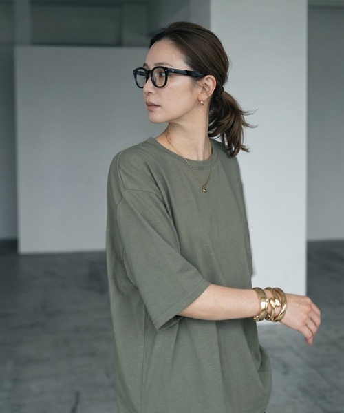 STYLE DELI（スタイルデリ）の「【BLK001】ゆったりシルエット五分袖ドルマンTシャツ（Tシャツ/カットソー・レディース・グリーン/ブラック/ホワイト・FREE）」の4枚目の写真