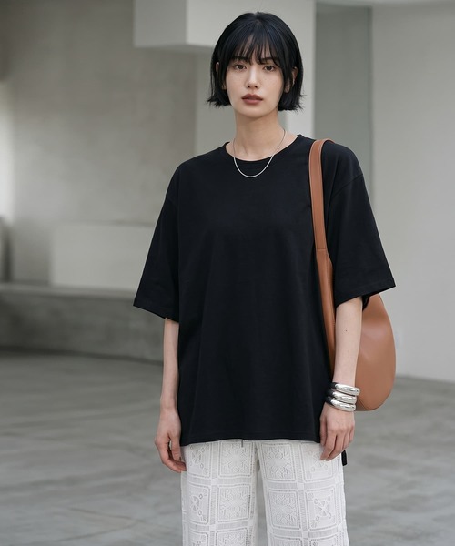 STYLE DELI（スタイルデリ）の「【BLK001】ゆったりシルエット五分袖ドルマンTシャツ（Tシャツ/カットソー・レディース・グリーン/ブラック/ホワイト・FREE）」の6枚目の写真