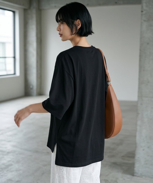 STYLE DELI（スタイルデリ）の「【BLK001】ゆったりシルエット五分袖ドルマンTシャツ（Tシャツ/カットソー・レディース・グリーン/ブラック/ホワイト・FREE）」の7枚目の写真