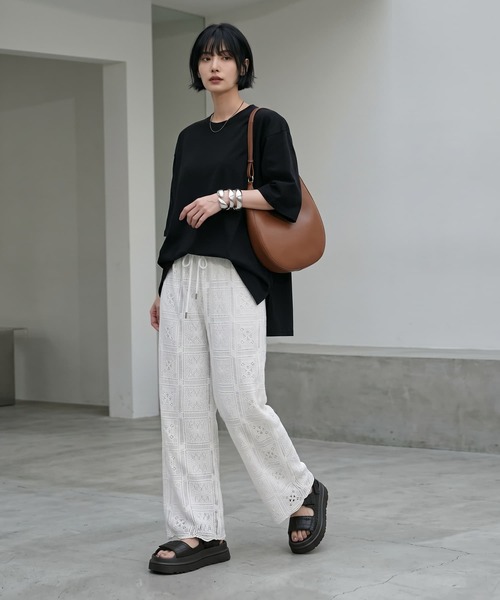 STYLE DELI（スタイルデリ）の「【BLK001】ゆったりシルエット五分袖ドルマンTシャツ（Tシャツ/カットソー・レディース・グリーン/ブラック/ホワイト・FREE）」の9枚目の写真