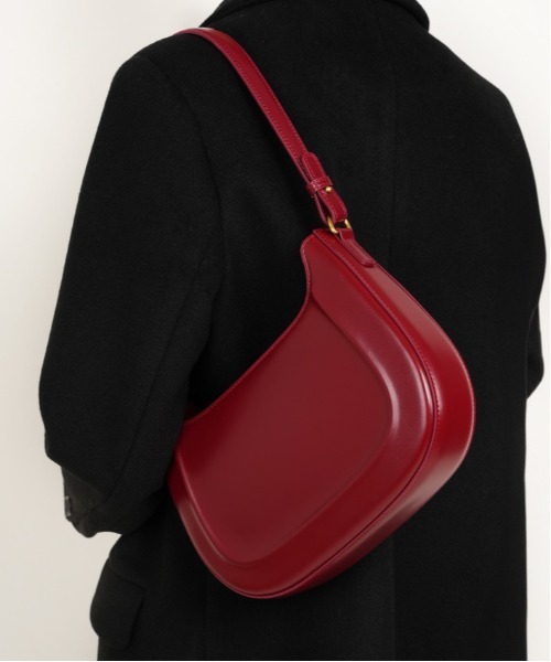 NiiNa(ニーナ)の「【 NiiNa / ニーナ 】高品質牛革2WAYグロッシーハーフムーンショルダーバッグ(ショルダーバッグ・レディース・レッド/ブラック・FREE)」の7枚目の写真