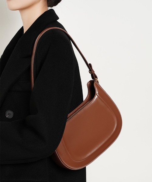 NiiNa(ニーナ)の「【 NiiNa / ニーナ 】高品質牛革2WAYグロッシーハーフムーンショルダーバッグ(ショルダーバッグ・レディース・レッド/ブラック・FREE)」の13枚目の写真
