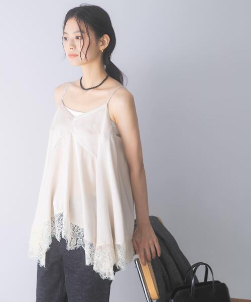 URBAN RESEARCH ROSSO WOMEN(アーバンリサーチ ロッソ)の「レースヘムデザインサテンキャミソール(キャミソール・レディース・アイボリー/ネイビー・FREE)」の4枚目の写真