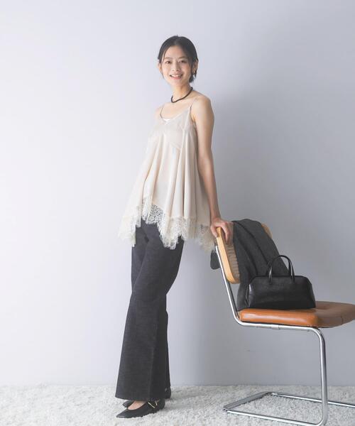 URBAN RESEARCH ROSSO WOMEN(アーバンリサーチ ロッソ)の「レースヘムデザインサテンキャミソール(キャミソール・レディース・アイボリー/ネイビー・FREE)」の6枚目の写真