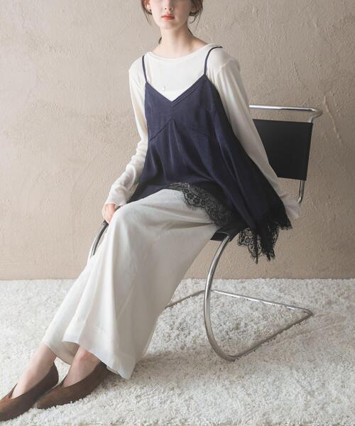 URBAN RESEARCH ROSSO WOMEN(アーバンリサーチ ロッソ)の「レースヘムデザインサテンキャミソール(キャミソール・レディース・アイボリー/ネイビー・FREE)」の9枚目の写真