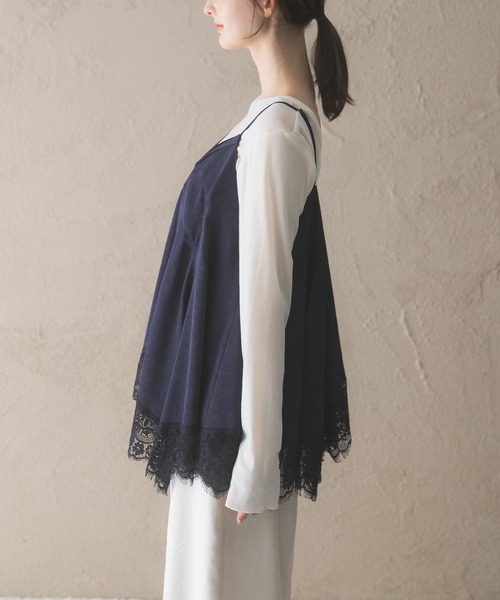 URBAN RESEARCH ROSSO WOMEN（アーバンリサーチ　ロッソ）の「レースヘムデザインサテンキャミソール（キャミソール・レディース・アイボリー/ネイビー・FREE）」の13枚目の写真