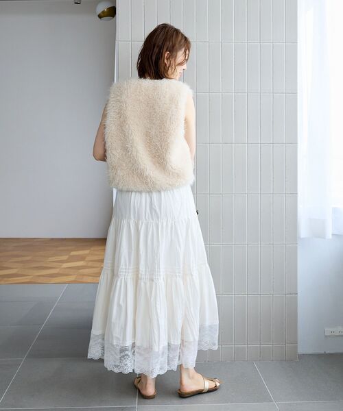 le.coeur blanc(ルクールブラン)の「ボア×フェイクファーベスト(その他アウター・レディース・アイボリー・38)」の11枚目の写真