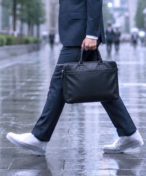 BAYBLO(ベイブロ)の「(KE) 【 突然の雨でも安心 】 雨の日も、お気に入りの靴で◎ 普段は鞄に収納♪ シリコン製の防水シューズ靴カバー【 22.5~28.0cm 】(シューズアクセサリー・レディース・ホワイト系/ブラック系・M/L)」の6枚目の写真
