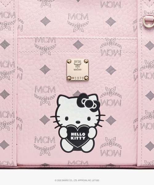 MCM（エムシーエム）の「MCM x HELLO KITTY Aren スクールトートバッグ（トートバッグ・レディース・ベージュ/ブラック/ライトピンク・ONE SIZE）」の7枚目の写真