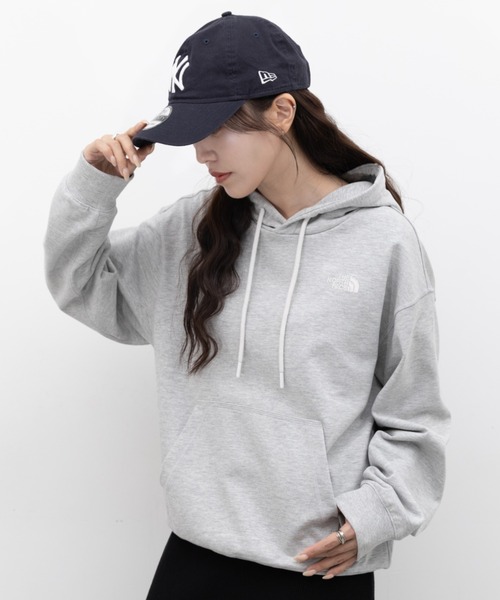 THE NORTH FACE(ザノースフェイス)の「THE NORTH FACE(ザ・ノースフェイス)/ワンポイント ロゴ刺繍 パーカー フーディ/M'S CORE HOODIE(パーカー・レディース・グレー/ライトブルー/ブラック/サンドベージュ・M/L/XXL/XL)」の22枚目の写真